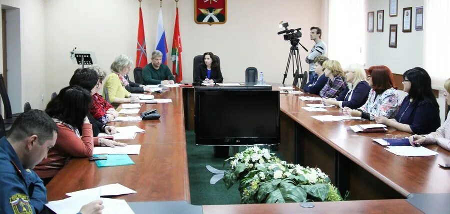 Администрация город новомосковск тульской области. Спасская администрация Новомосковск. Администрация Тульской области. Спасское управление администрации МО Г Новомосковск. Администрация Спасского Тульская область.