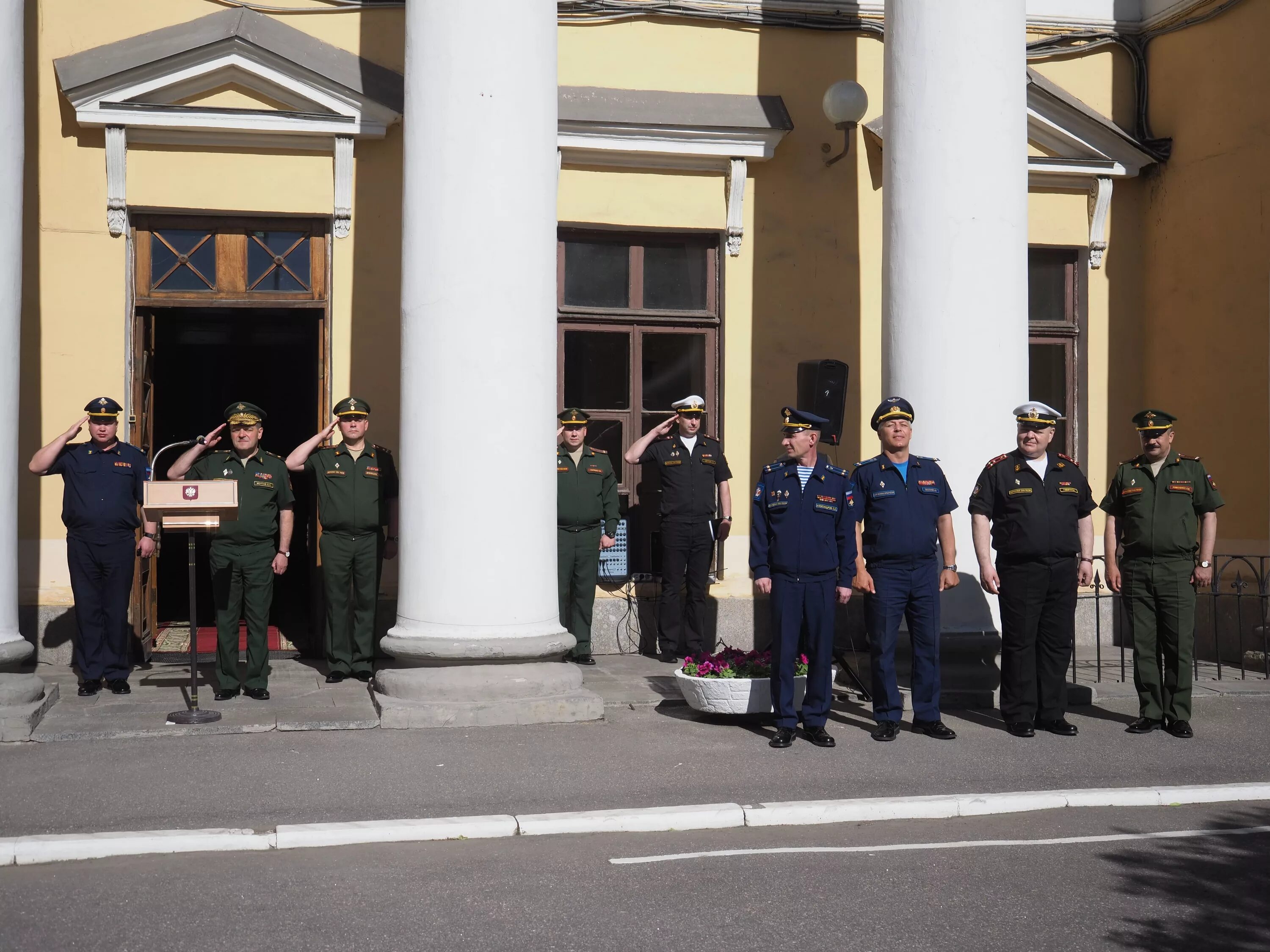 Телефон военно медицинской академии санкт петербурга. 2 Факультет ВМЕДА штаб. ВМЕДА Санкт-Петербург. Курсанты ВМЕДА. Знамя военно-медицинской Академии имени Кирова.