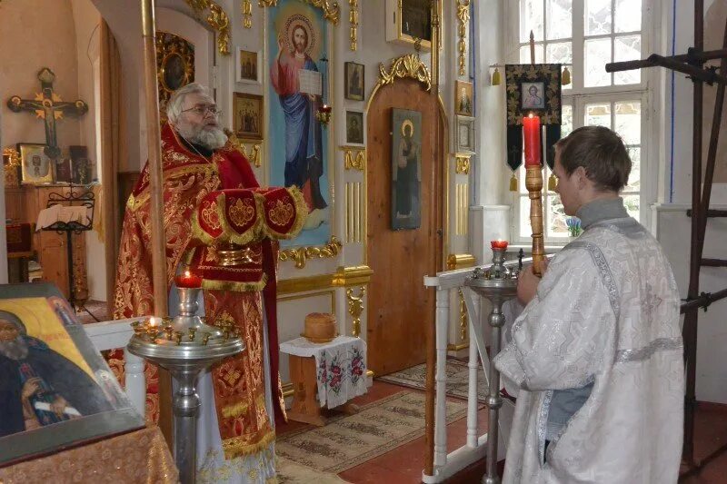 Тихвинская икона божией матери в сущеве. Храм тихвинской иконы в алексеевском настоятели. Храм тихвинской божьей матери в сущеве. Настоятель храм тихвинской иконы божией матери в алексеевском. Тихвинский храм брянск настоятель.
