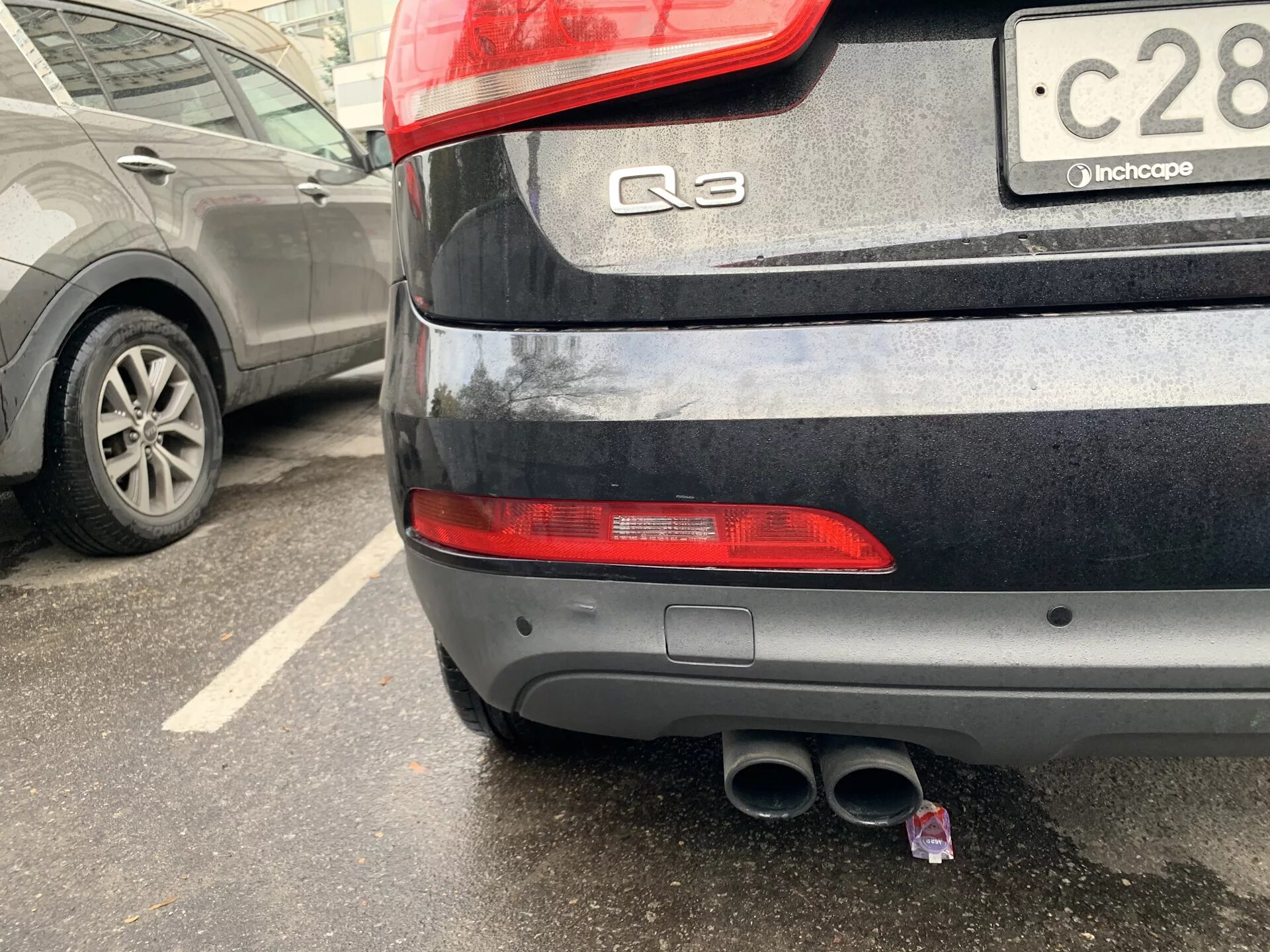 Задний бампер ауди q5. Ауди q3 задние фонари. audi q7 задний крюк. задний бампер ауди q3. фаркоп на ауди q3.