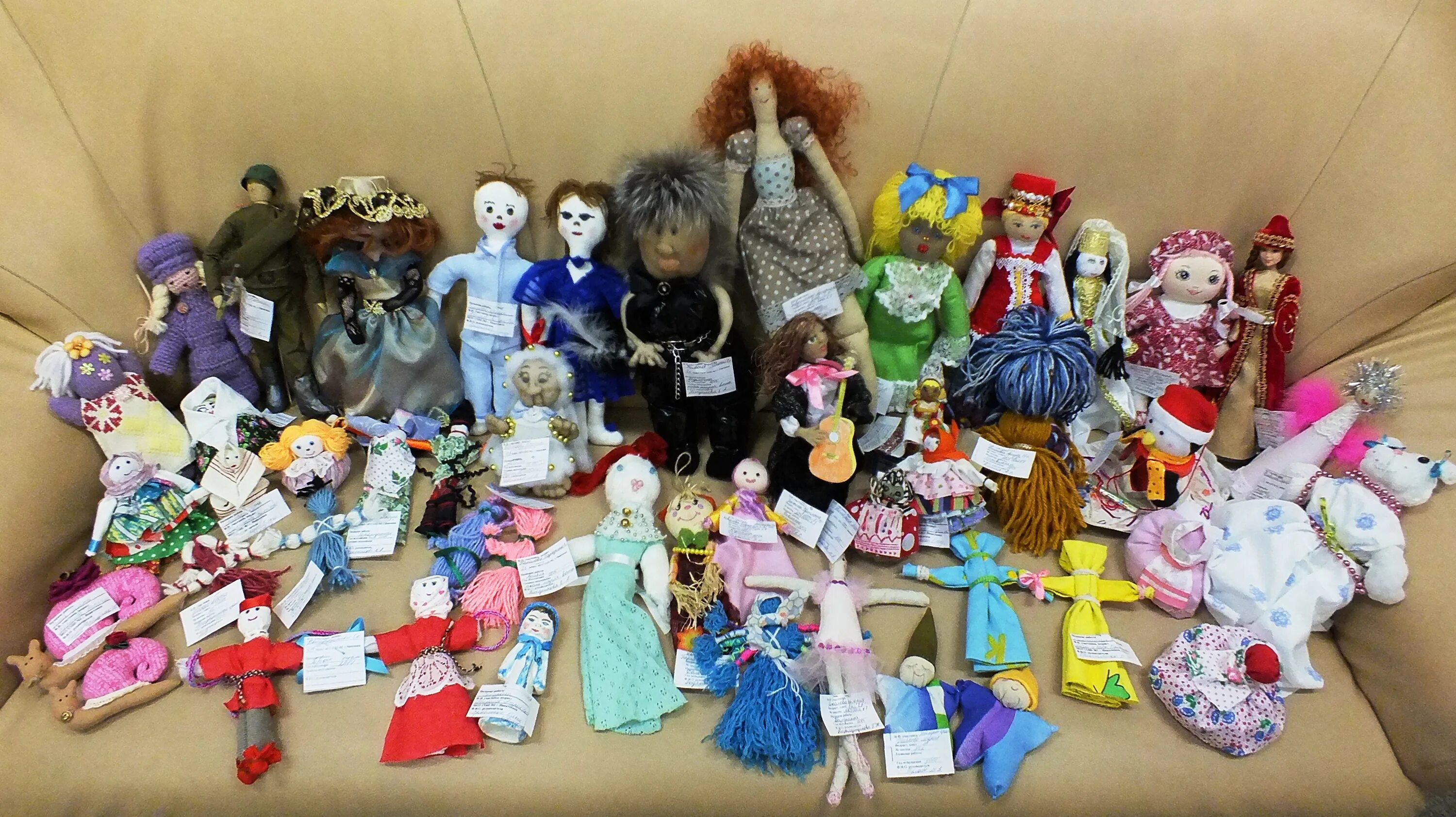 конкурс кукол. выставка кукол в национальных костюмах. куклы на конкурс своими руками. конкурс кукол. конкурс на лучшую куклу в национальном костюме.