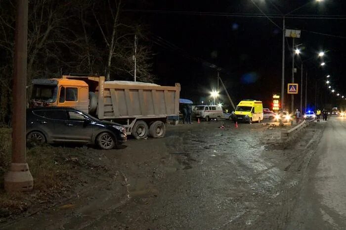 Авария в рязани вчера на московском. Дтп в рязани вчера на ряжском шоссе. Дтп в рязанской области вчера на трассе м5. Дтп рязань фура. Водитель фуры.
