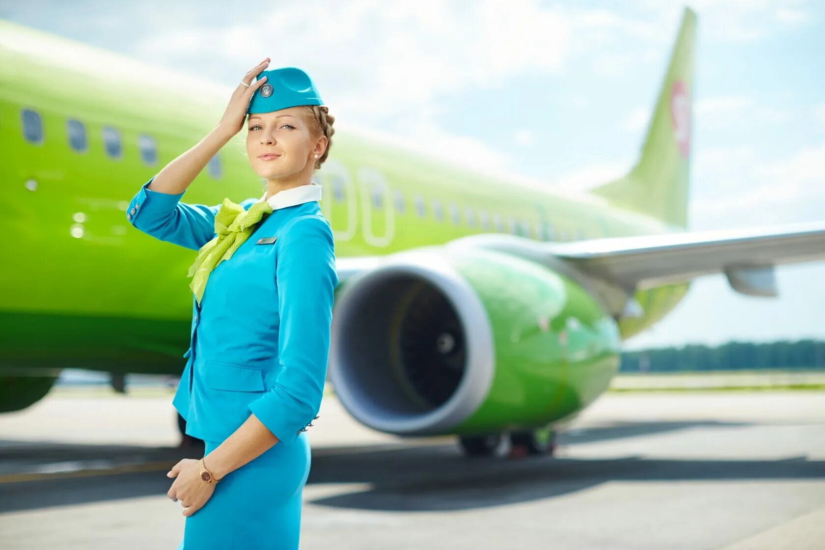 Сайт с7. S7 Airlines Бортпроводник. Авиакомпания s7 бортпроводники. Авиакомпания s7 Airlines бортпроводники.