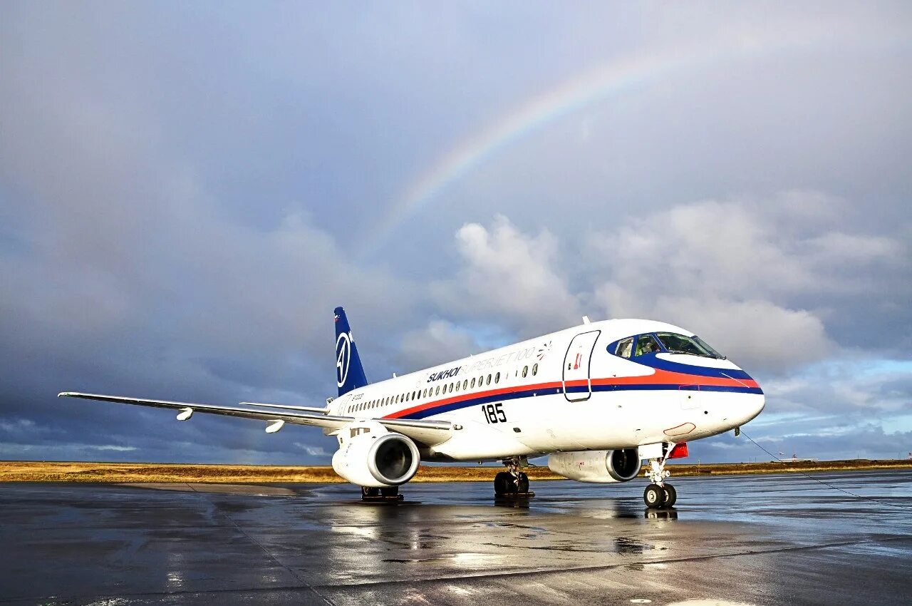 Гражданская авиация российская федерация. Sukhoi Superjet 100. Суперджет 200. Суперджет 100 Обь. Суперджет 100 Белавиа.