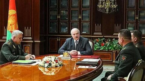 Лукашенко военное положение