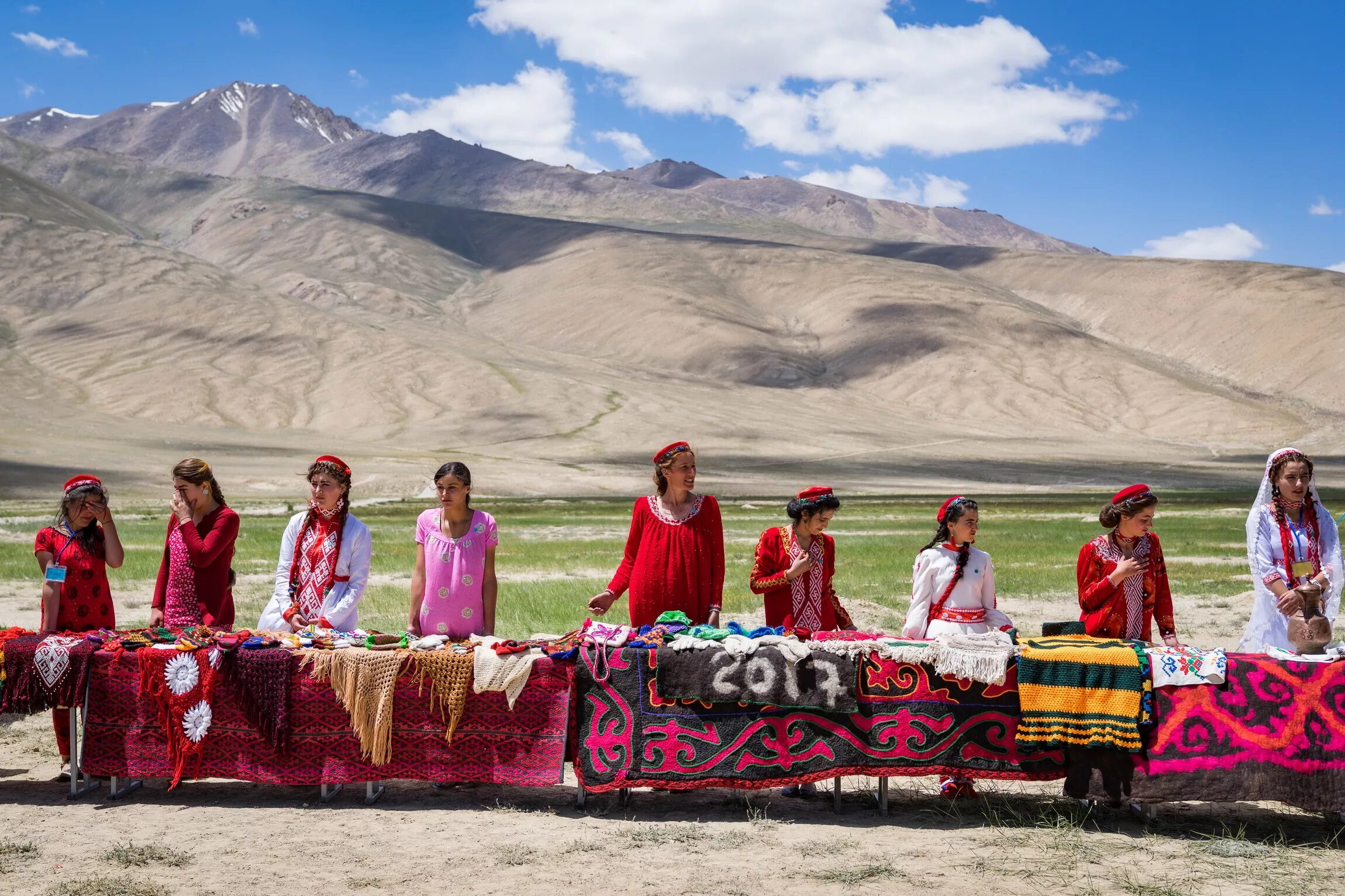 Вовчики и юрчики таджикистан. Туризм в Таджикистане. AKDN В Таджикистане. Таджикистан люди современные. Музыкальное искусство Таджикистана.