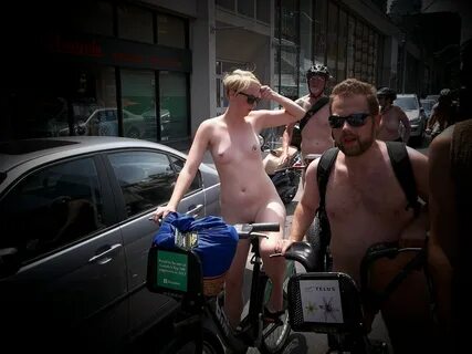 World Naked Bike Ride Toronto 2013 - 01.jpg. 