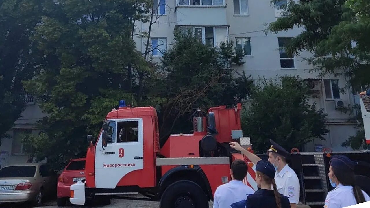 Пожар на васенко. Потушили ли пожар под новороссийском. Пожар в порту сегодня новороссийск. Пожар в новороссийске. Пожар в новороссийске сегодня в южном районе.