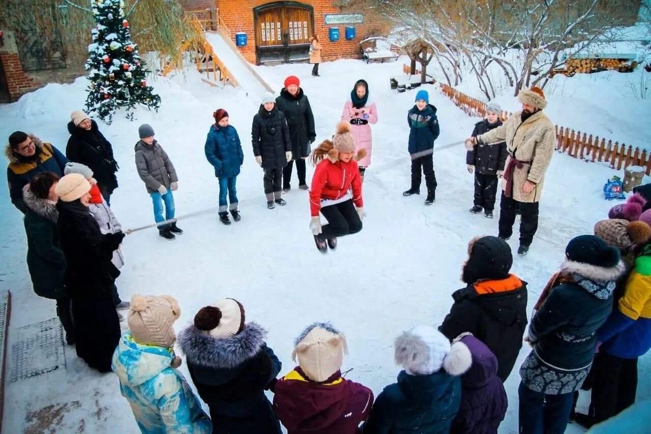 Зимняя конкурсно игровая программа
