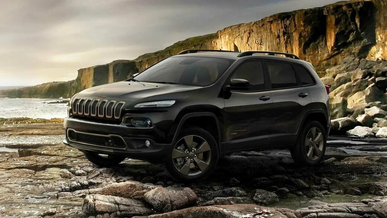 Grand cherokee 2016. Джип гранд чероки 2016. Jeep cherokee 2016. Джип компас 2016. Внедорожники 2016 года.