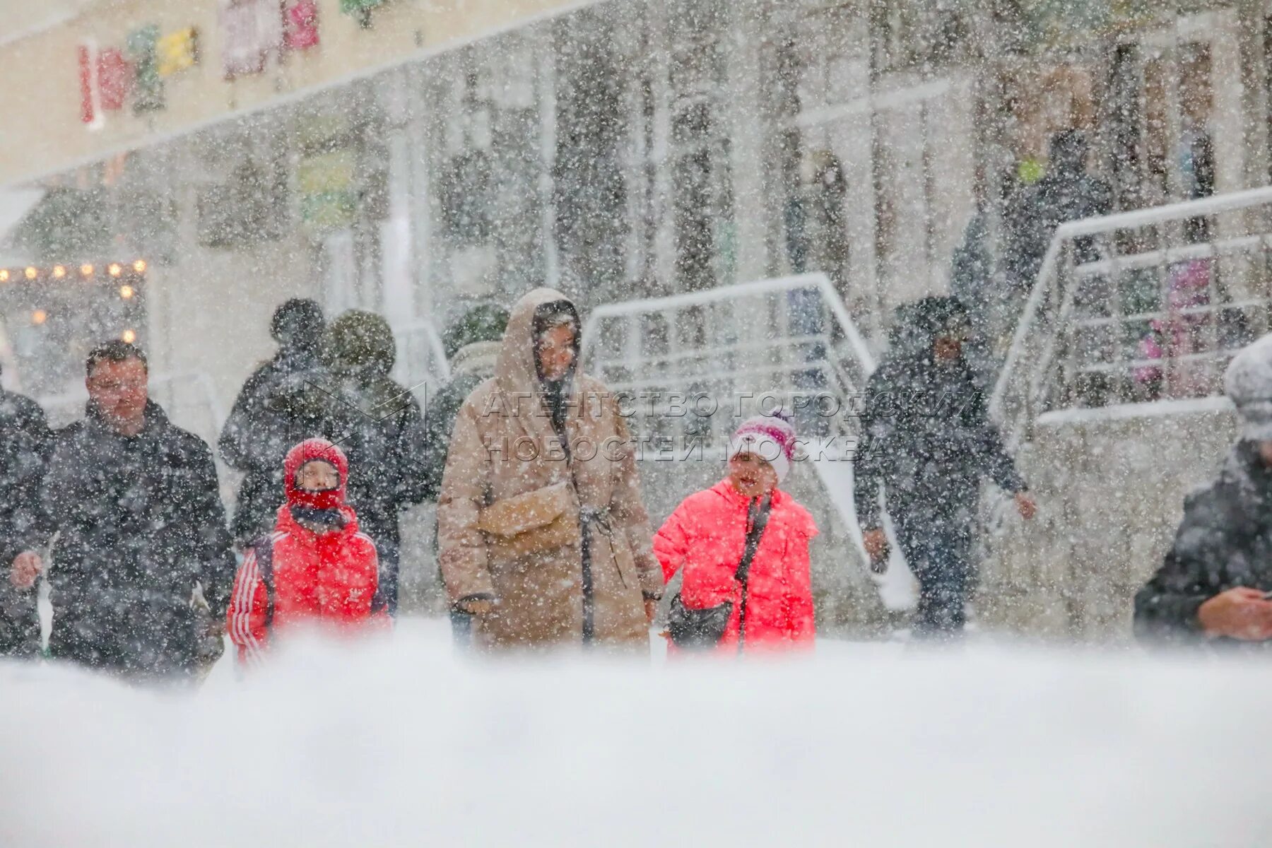 Когда откроется москва. Город. Затопление москвы. Москва вчера сегодня. Снежная россия.