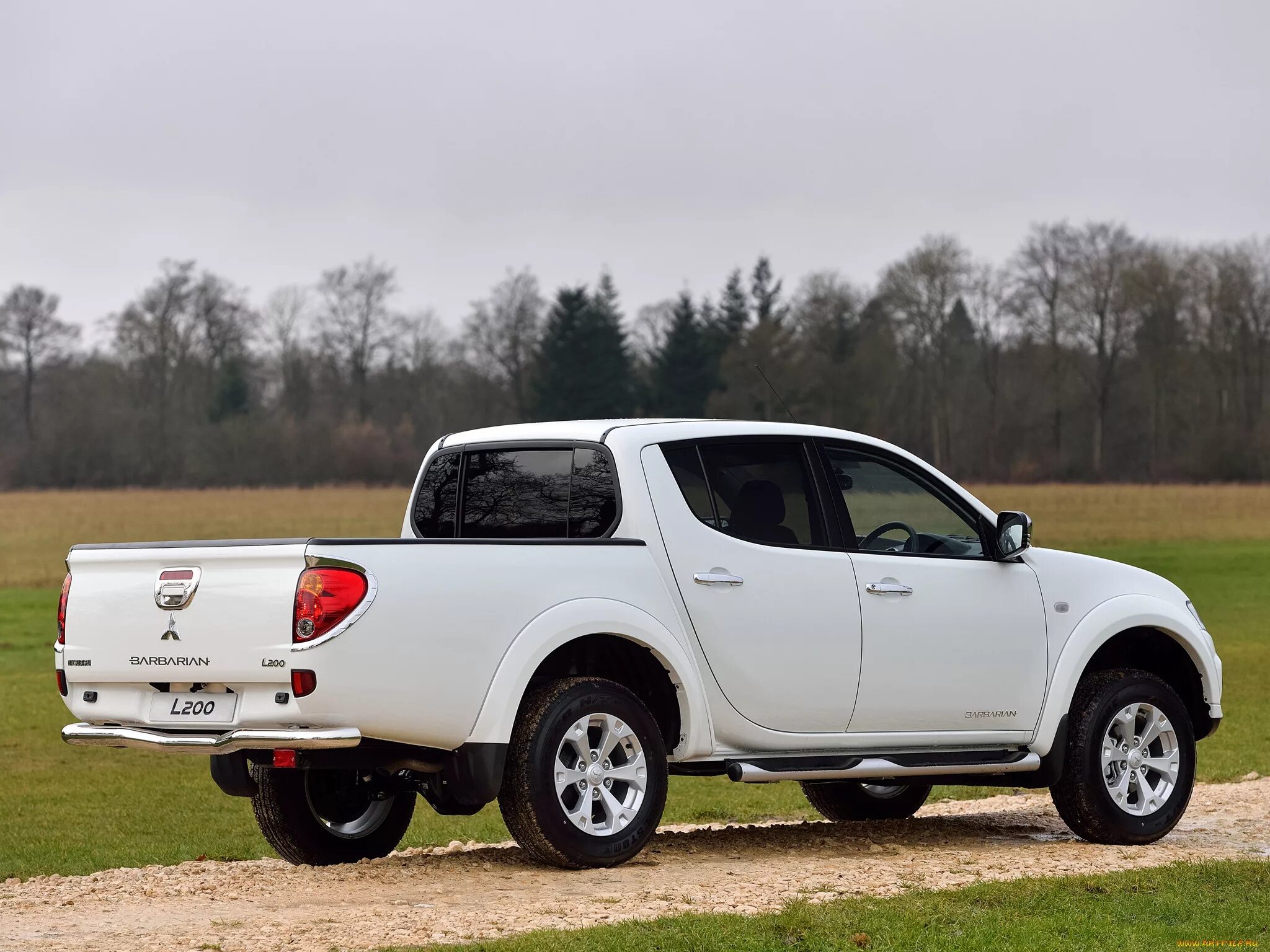 Автомобиль л 200. Митсубиси l200. L 200 Mitsubishi l200. Митсубиси л200. Мицубиси l200 2014.