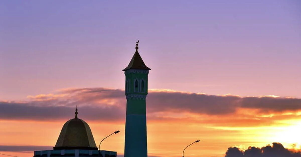 Нурд камаль. Мечеть Нурд-Камаль Салехард. Нурд-Камаль Норильск. Норильская мечеть Нурд-Камал. Мечеть в Норильске.