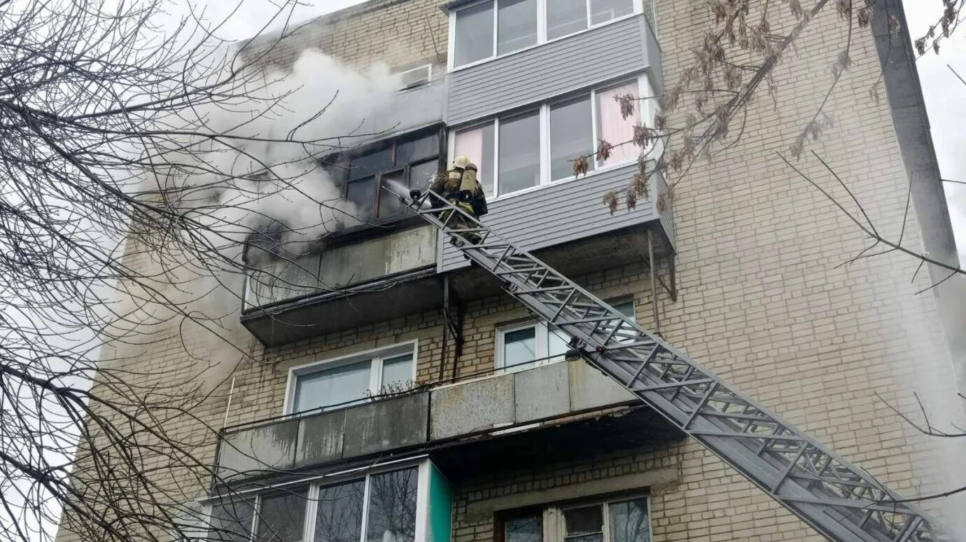 Дом новости 10.03 2024. Пожар в многоэтажном доме. Пожар в МКД. Пожар на улице Чкалова. Пожар в квартире многоэтажном доме.