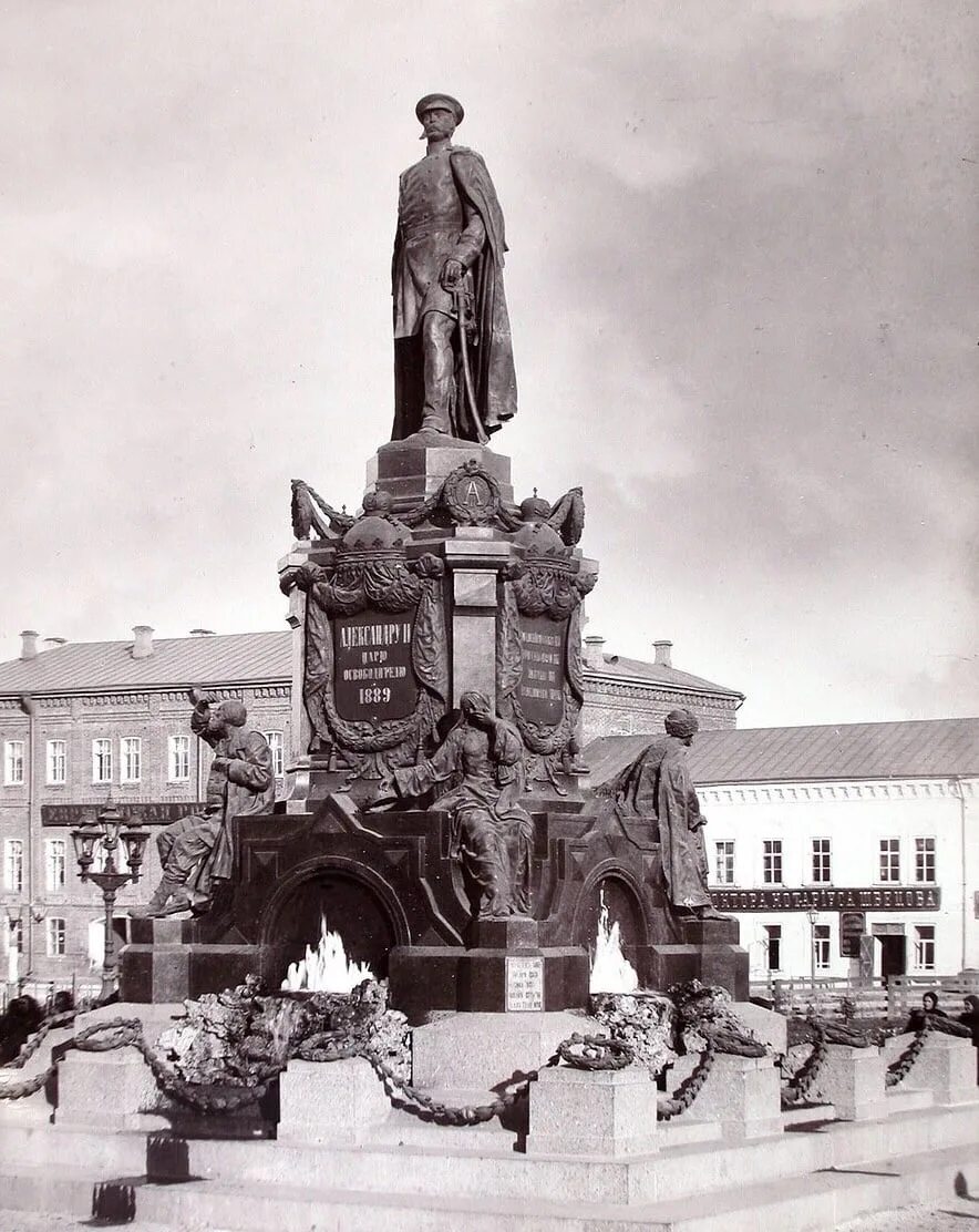 Памятник Александру 2 в Самаре. Памятник императору Александру II В Самаре. Площадь революции Самара памятник Александру 2. Памятник Александру 2 в Самаре Шервуд. Памятник александру второй