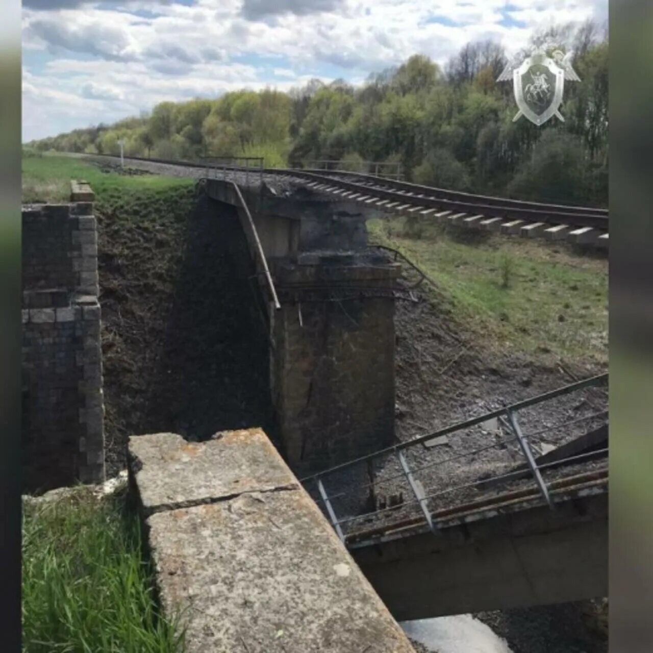 Подрыв моста под самарой. Взрыв моста в Курской области. Курск ЖД мост взорван. Взорванный мост в Курской области. ЖД мост Курская.