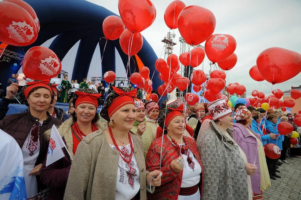 Город дудинка праздники. Таймыр норильск дудинка. Дудинке юбилей. Дудинке юбилей. Дудинка праздник.
