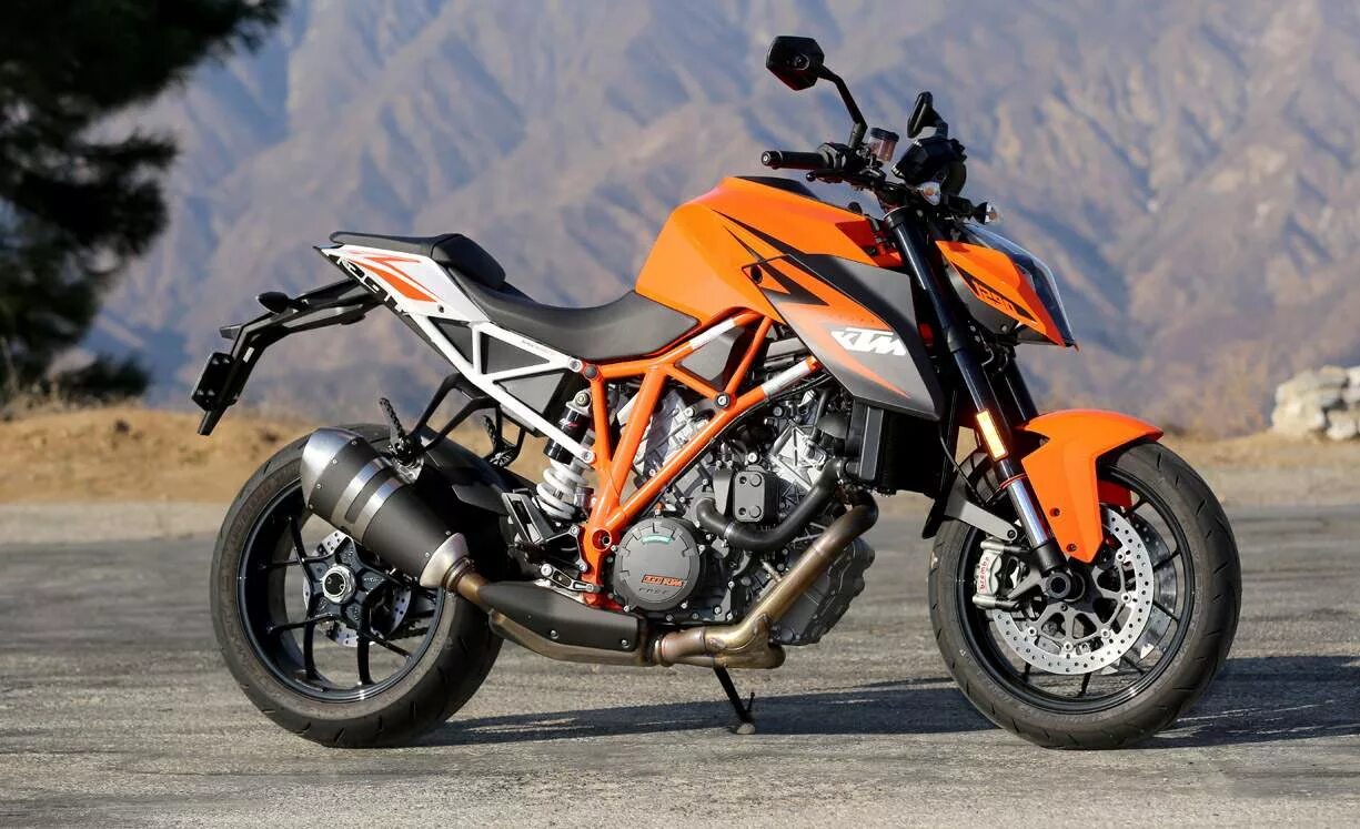 Ктмы. Мотоцикл КТМ Дюк 1290. KTM Superduke 1290 r. КТМ 1290 super Duke r. Мотоцикл оранжевый KTM 1290.