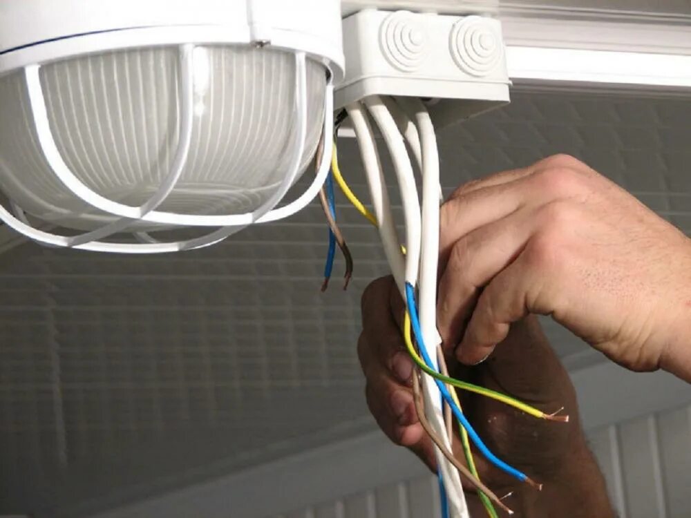 Монтаж светильников. Монтаж освещения. Обслуживание светильников допускается. Обслуживание светильников допускается. Монтаж освещения.