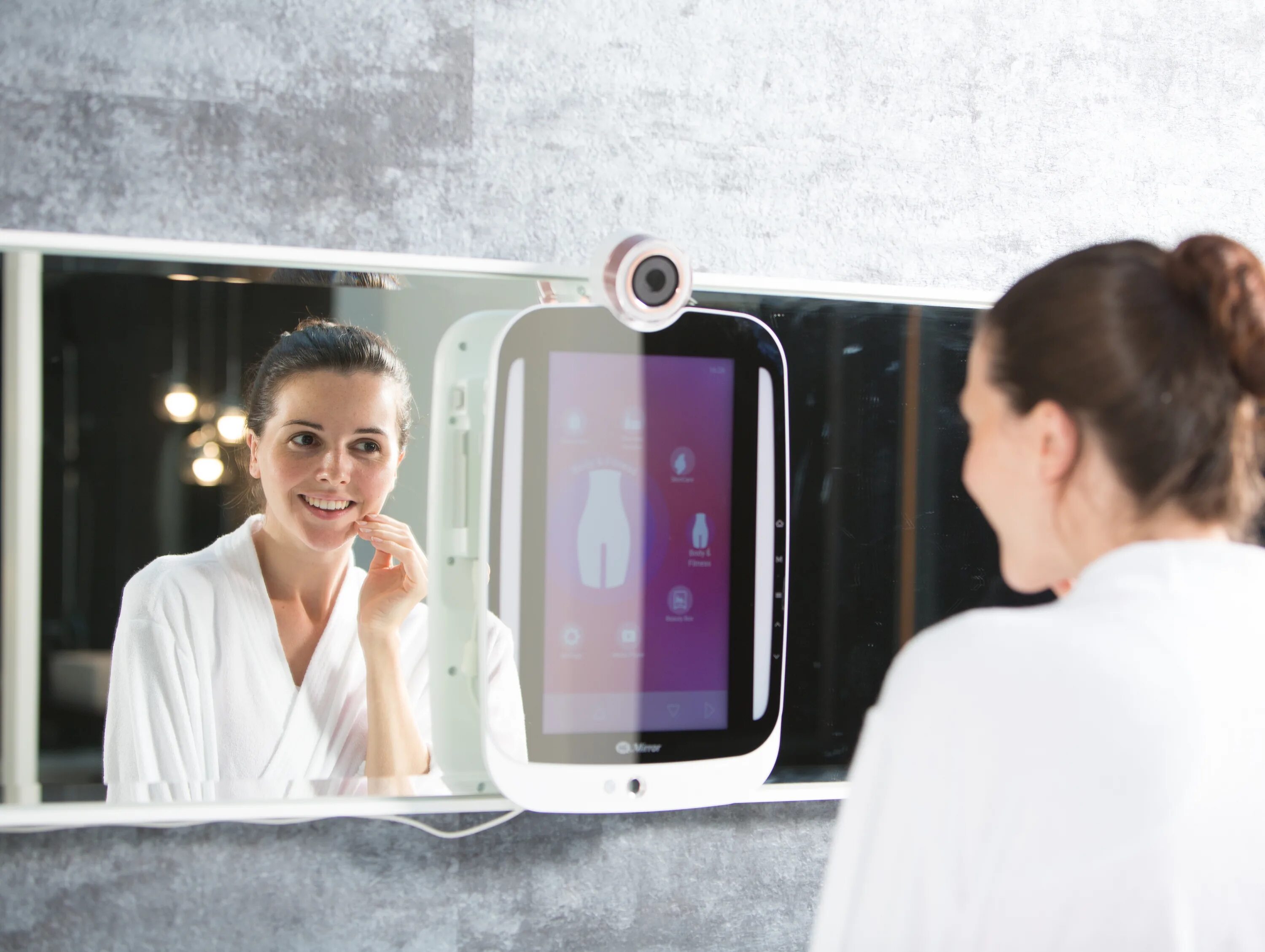 Mirror view try on. Умное зеркало himirror. himirror mini premium. интерактивное зеркало. зеркало будущего.