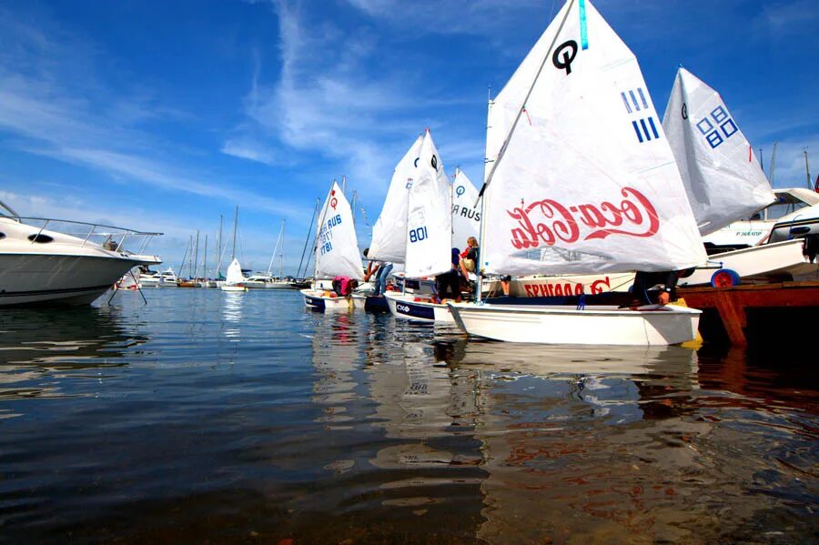 яхт клуб 7 футов. парусный спорт виз. парусный сезон. Fifty-three-foot yacht. конрад 25р.