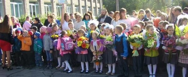 1 сентября череповец. Школа 2 череповец. 12 школа череповец. 25 школа череповец. школа 35 череповец.