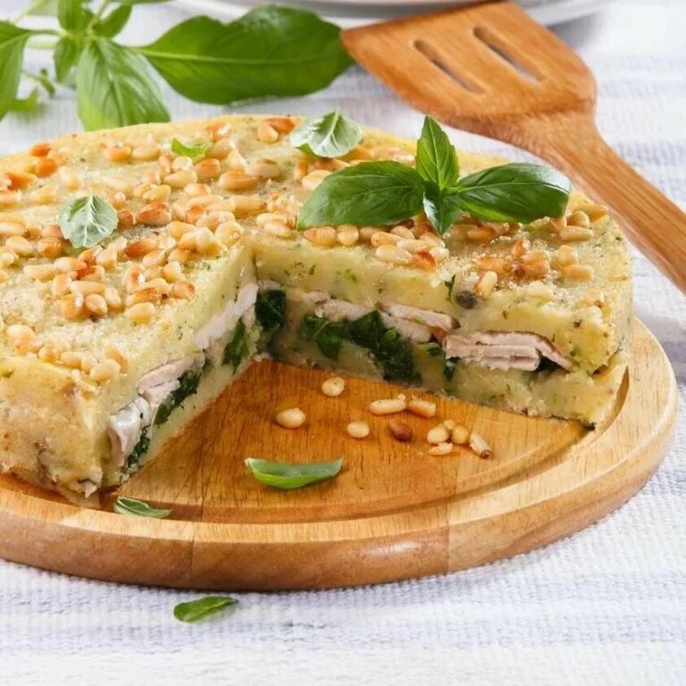 мясная запеканка с рисом. картофельно-мясная запеканка в мультиварке. картофельная запеканка с фаршем. картофельная запеканка в мультиварке. запеканка из фарша в мультиварке.