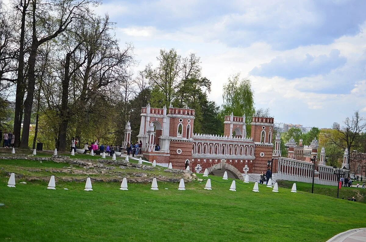 Парк царицыно мероприятия. Царицыно музей-заповедник пруд. Екатерининский парк Царицыно. Парк Царицыно в Москве 2023. Парк Царицыно 2022.