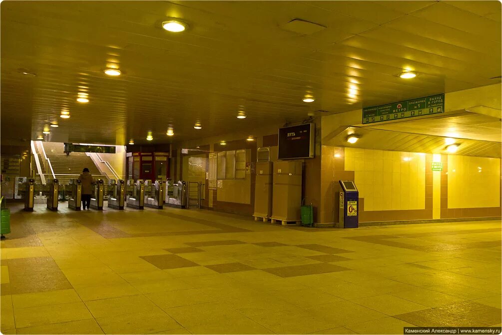 Выхино останкино. Станция Вешняки Перово. Станция метро Выхино. Платформа Выхино. Выхино метро переход.