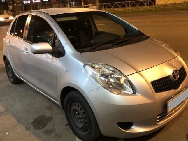 Toyota vitz 2011. Тойота витц расход топлива. Toyota vitz 2007 год. Тойота витц 2005 года. Toyota 1.