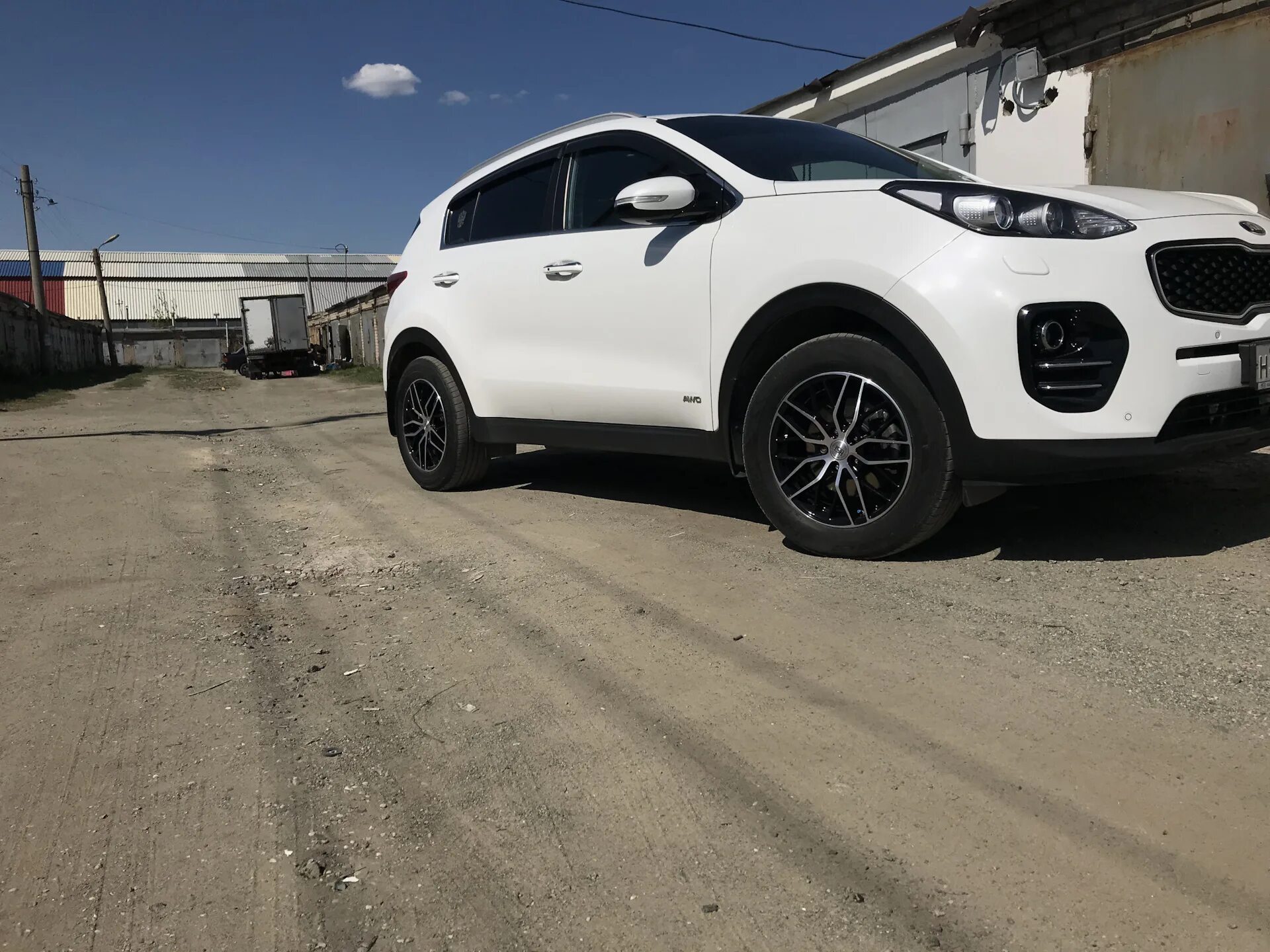 Купить диски на киа спортейдж 4. Kia Sportage 4 диски. Диски Киа Спортейдж р18. Колёса чёрные 19 Киа Спортейдж 4. Киа Спортейдж на р 18.