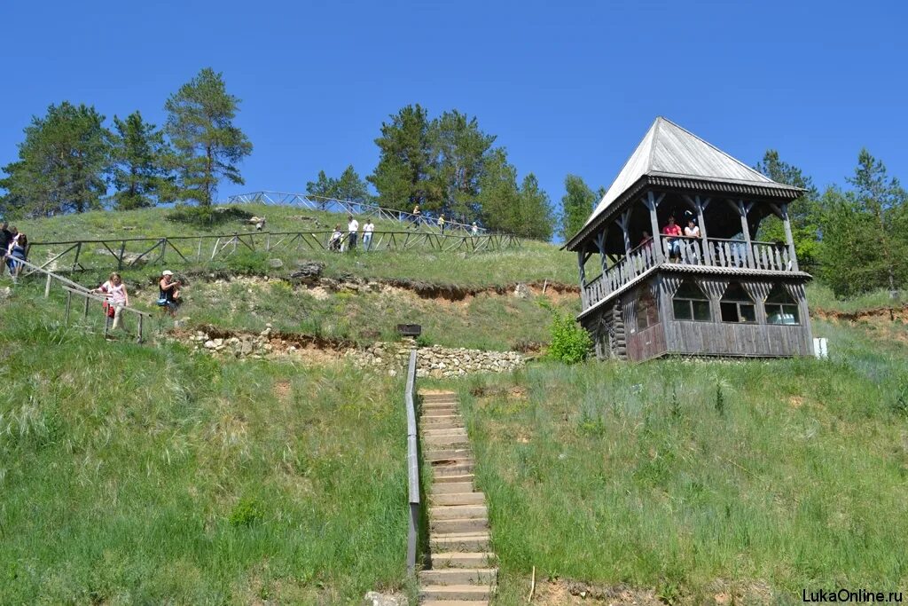 Чулково нижегородская область вачский район. Деревня горы вачский район нижегородская область. Заброшенный домик в деревне. Лепсинск горы восточный казахстан погран застава. Село березовка вачский район нижегородской области.