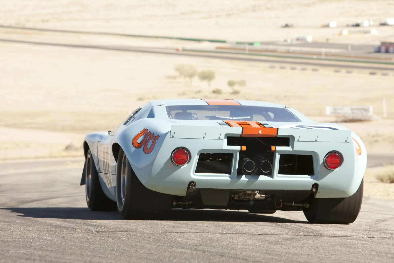 Gt 40 купить. Форд gt40. Ford gt40 Lemans. Ford gt40 Gulf. Гоночный Форд gt-40.