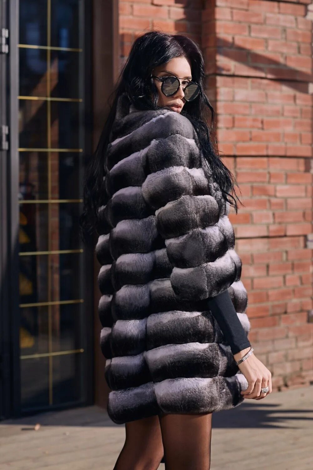 шуба белая шиншилловый кролик. шубка из шиншиллы. шуба шиншилла боберная. шубка из шиншиллы. шуба 2023 шиншилла.