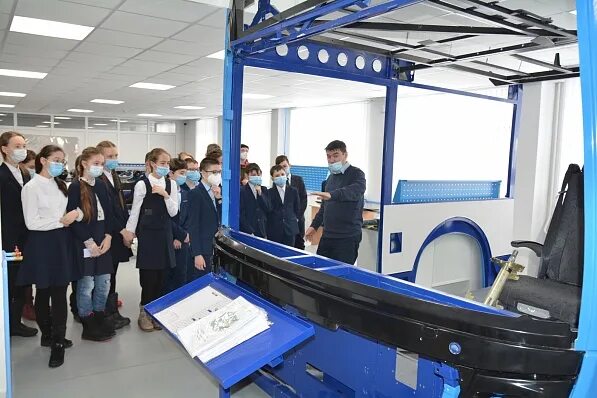 Нефаз-5299-40-51. Нефаз 5299-40-55. Сотрудники нефаз нефтекамск. Камаз нефаз 5299. Нефтекамский автозавод нефаз.