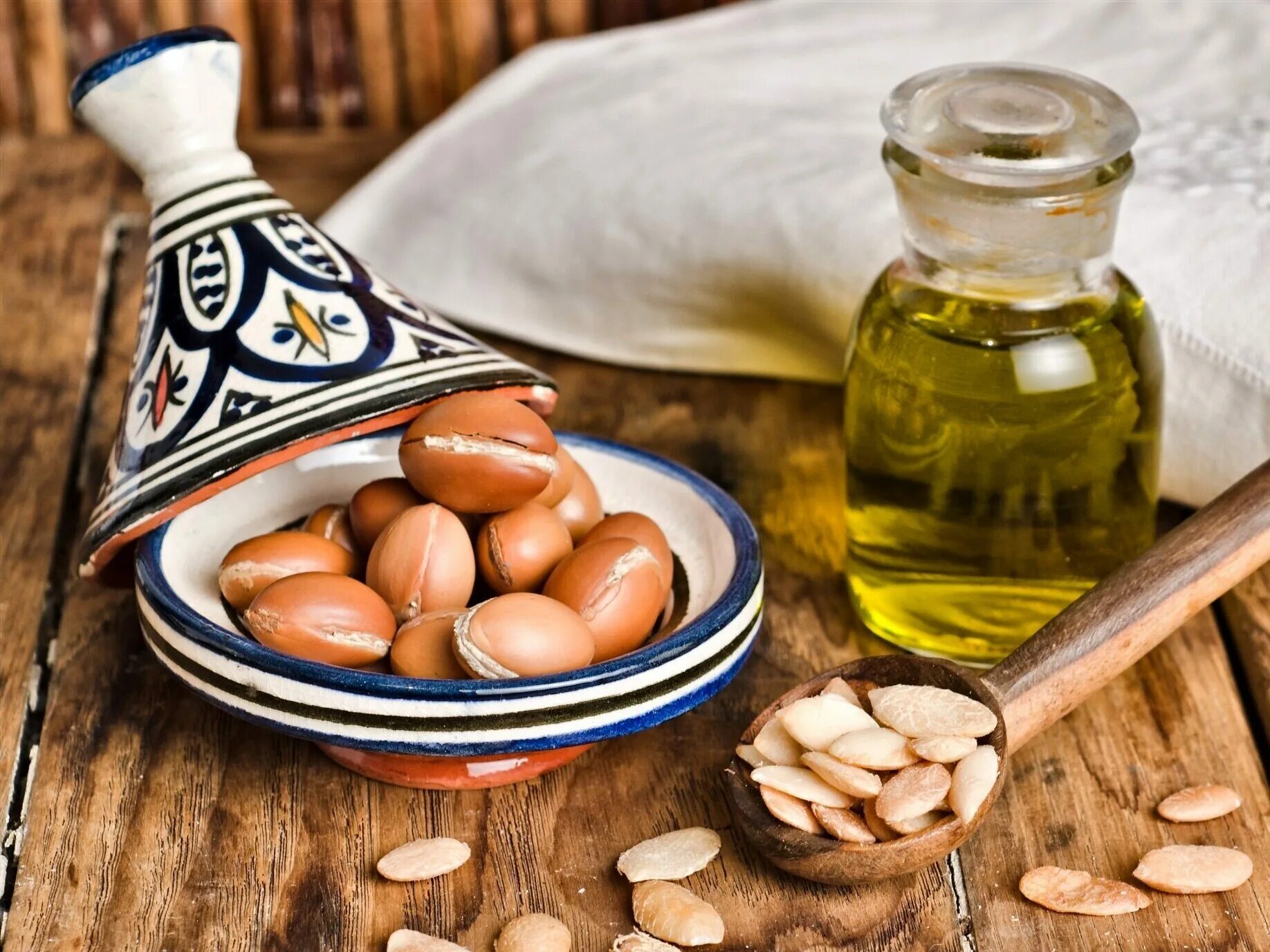 Argan Oil. Масло арганы. Масло арганового дерева. Аргановое масло косметика. Аргановое масло применение