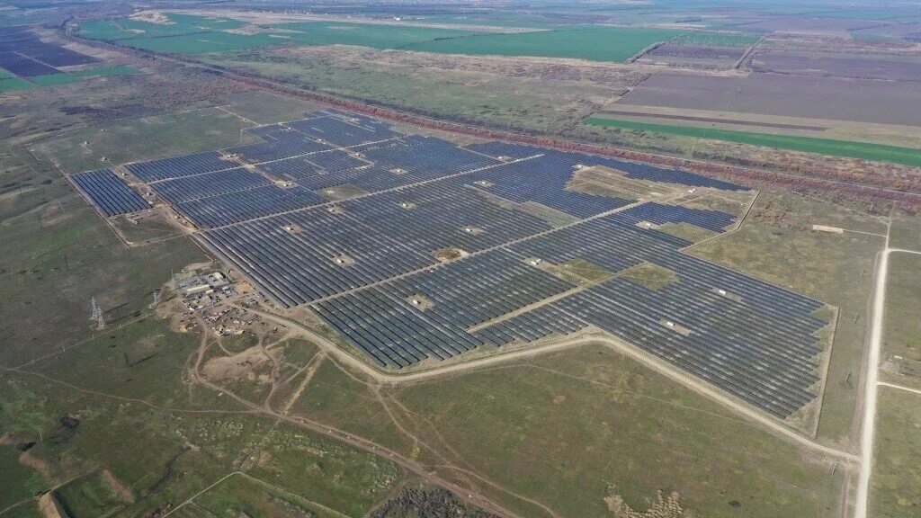 Старомарьевская Солнечная электростанция. Старомарьевская СЭС Ставропольский край. Солнечная электростанция в Ставропольском крае. Солнечные батареи Старомарьевка Ставрополь.