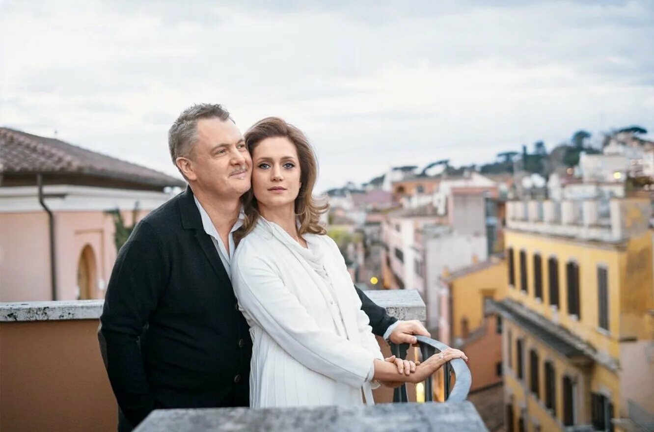 юрий мороз и исакова. муж виктории исаковой юрий мороз. дарья мороз отец юрий. виктория исакова с мужем. отец дарьи мороз и виктория исакова.