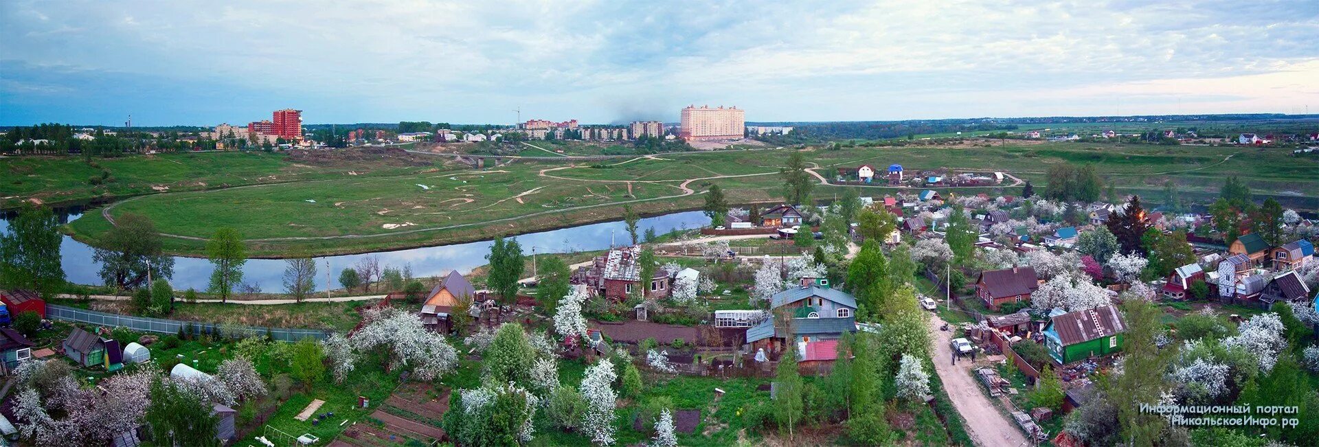 Погода никольское московской. Город Никольское Тосненский район. Пгт Никольское Ленинградская область. Стадион Никольское Тосненский район. Население города Никольское Ленинградская область.