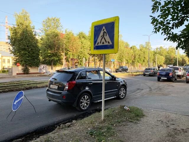 Смоленск парковка у галактики. Смоленск парковки. Улица дорожная смоленск. Стоянка смоленск. Стоянки в смоленске.