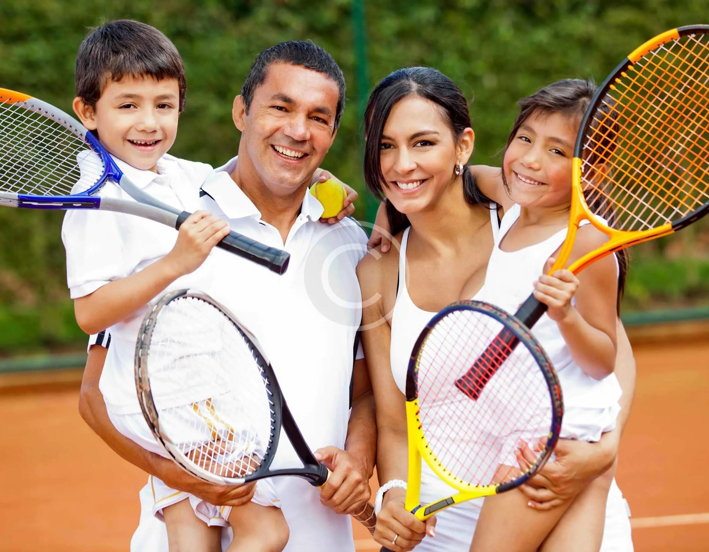 Большая спортивная семья. Большой теннис. Теннис дети. Спортивная семья. Теннис для подростков.