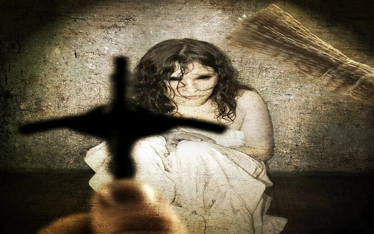 Включи одержима. Изгоняющий дьявола одержимая. экзорцизм аннелизы михель. люди в которых вселился бес.