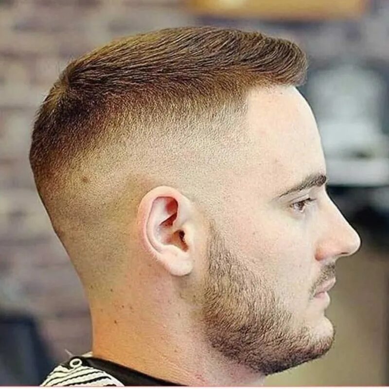 Фейд канадка. Полубокс стрижка азар. Фейд налысо. Фейд полубокс. Фейд полубокс.