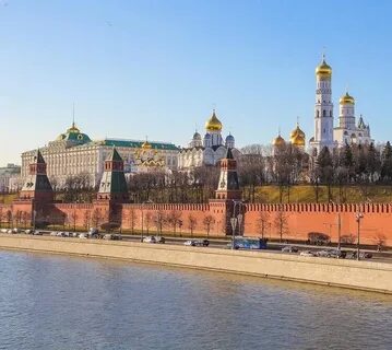 Построил наш народ в центре столицы