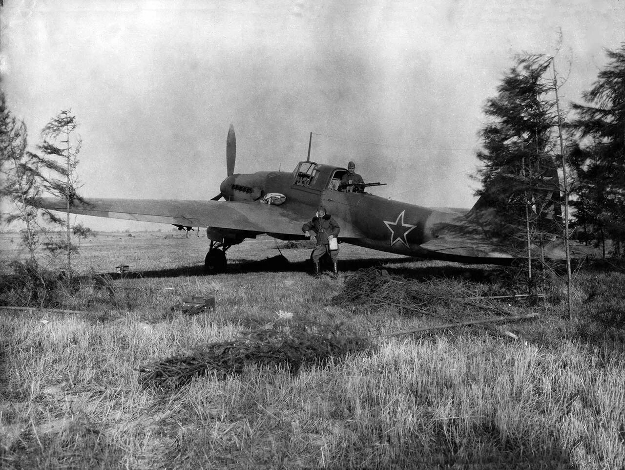 Самолеты вов. Самолет ил2 ВОВ. Ил-2 1944. Ил 2 1941. Самолёт ил-2 Штурмовик ВОВ