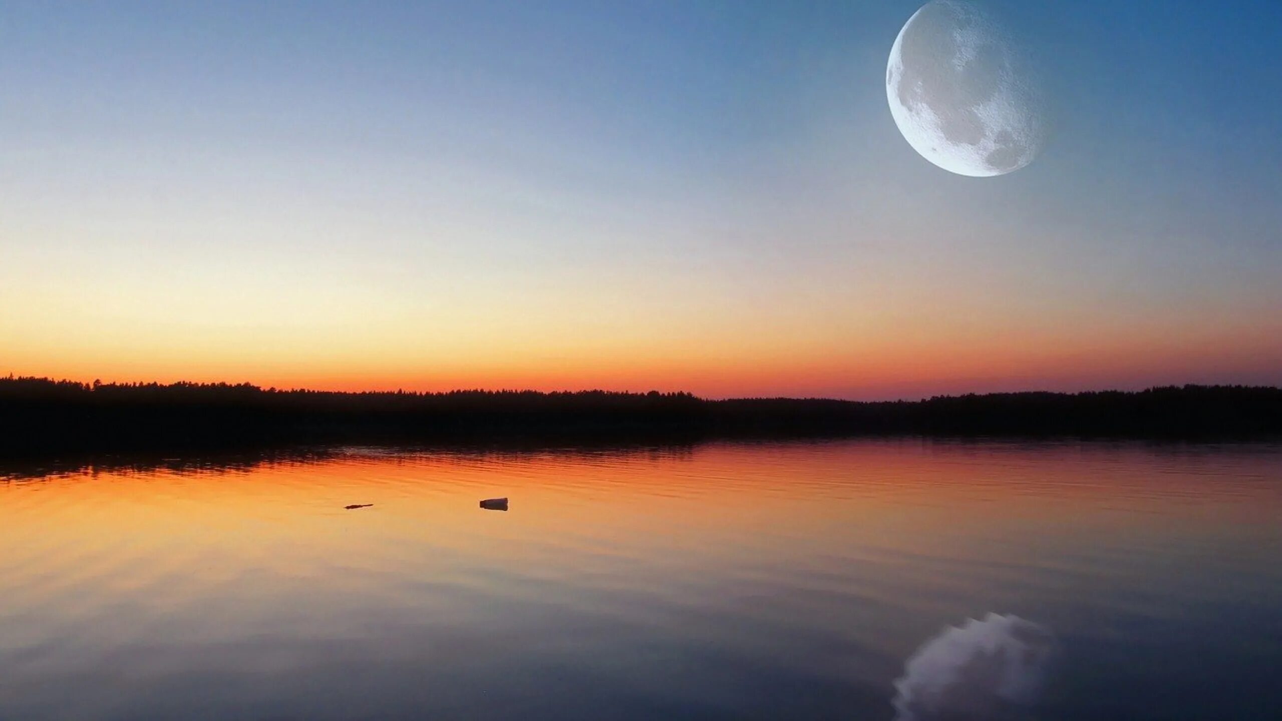 Лунакос. Отражение Луны в воде. Восход Луны. Вода на Луне. Полнолуние.