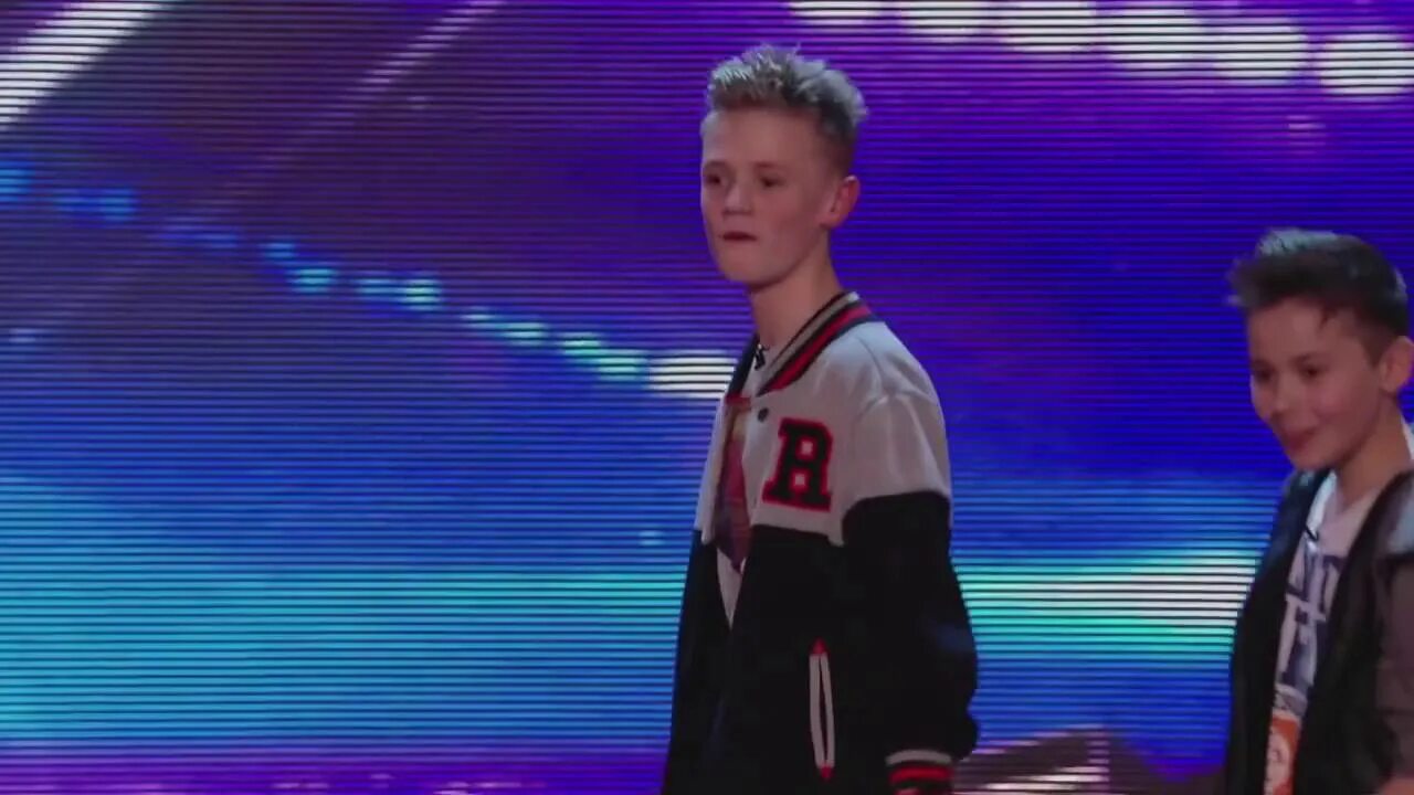 шоу песня мама. шоу песни ночные выпуски. песня мамина улыбка текст. шоу песня мама. домисолька песни.