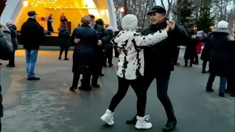 Танцы в парке харькова
