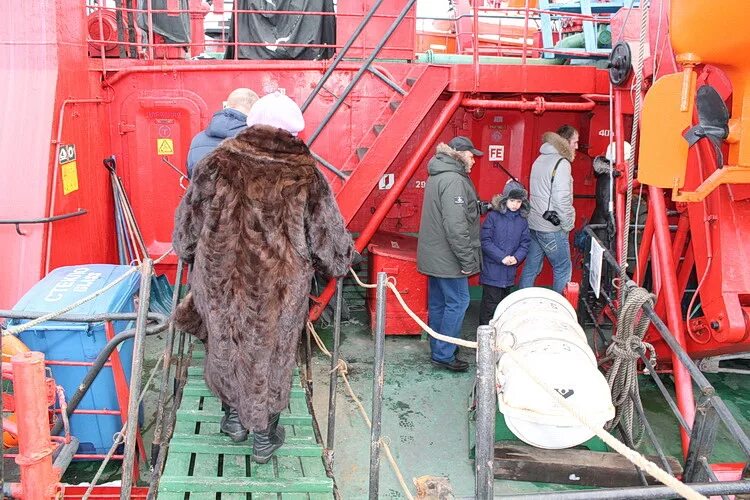 Спасательный морской буксир микула. Экарма судно. Стр экарма 3 судно. Северный эо аср мурманск. Экспедиционный отряд аварийно спасательных работ.