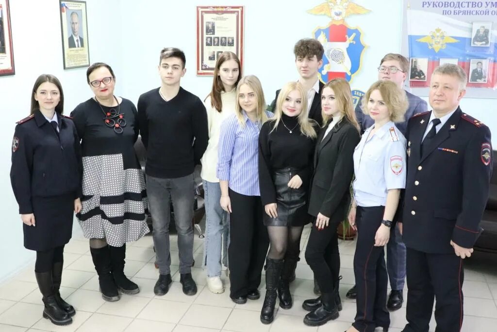 Госслужба брянск вакансии. Экц умвд по брянской. эксперт криминалист. малышева марина умвд брянск. карпов умвд россии по брянской области.